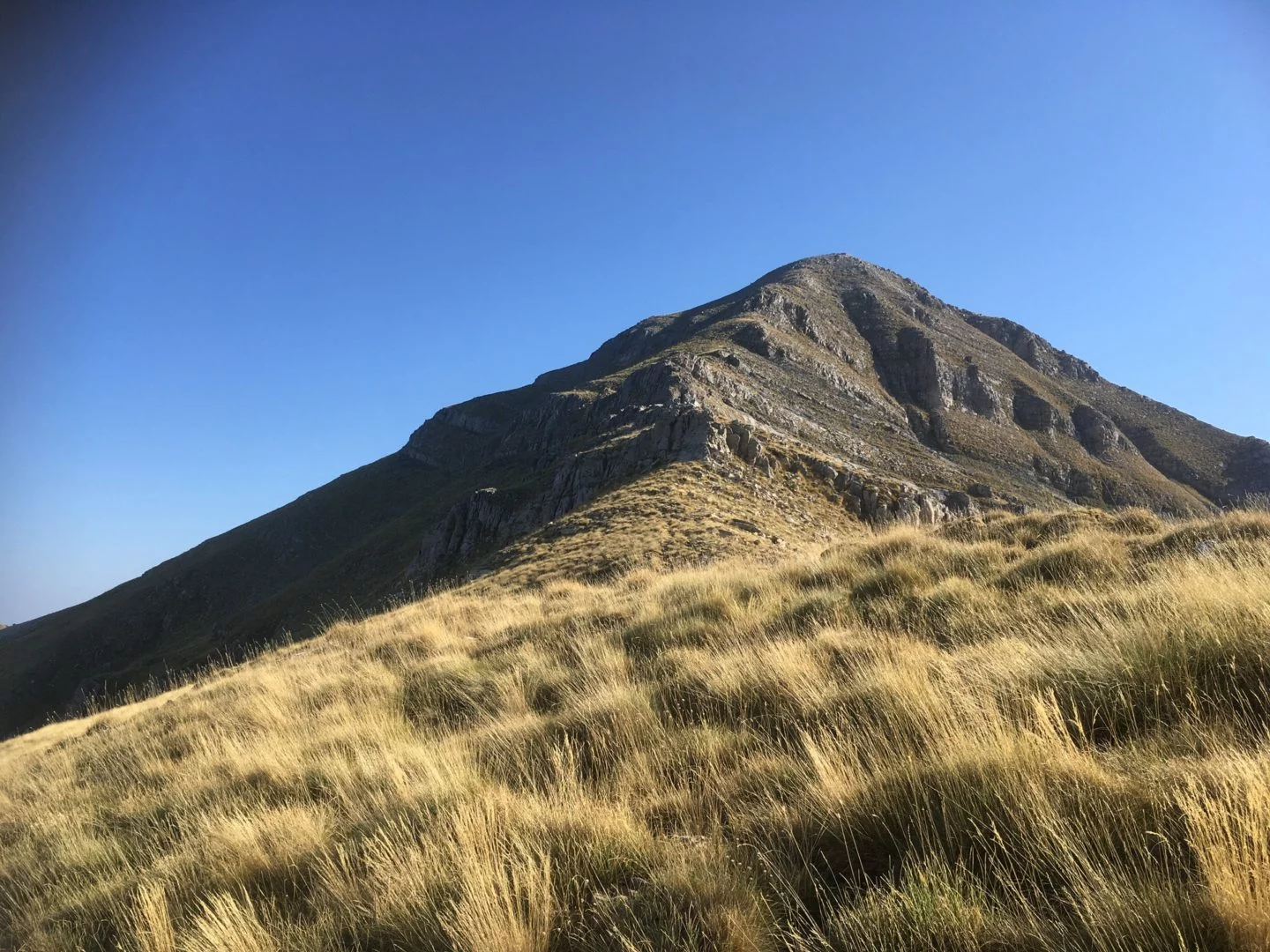 Hiking in Taygetos peak
